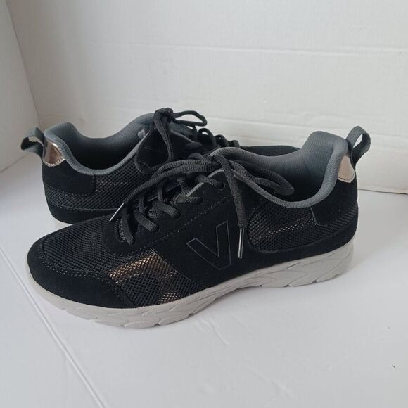 Vionic Women's Sneaker size 9.5M - Picture 1 of 8